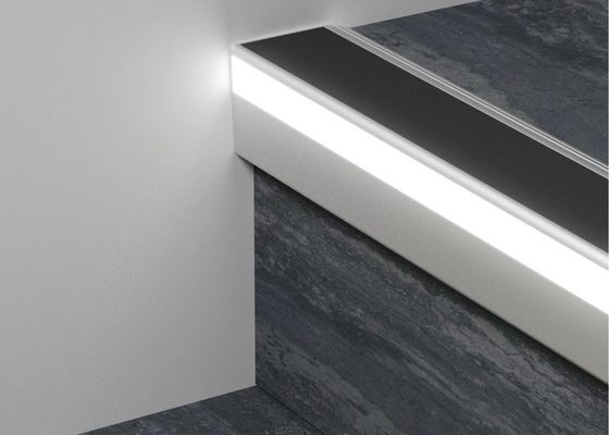 Aluminiumlegierungs-schaffen geführte Treppen-rutschfeste Streifen einen schönen optischen Effekt