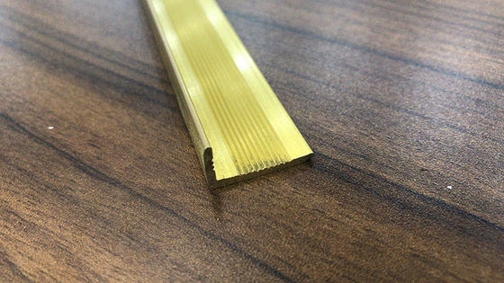 Dekorative Messinginnenausstattungs-Stimmungs-Bodenfliese-Ordnung des streifen-3mm moderne