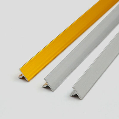 T - Geformte Aluminiumfliesen-Ordnung profiliert den beständigen Schmutz