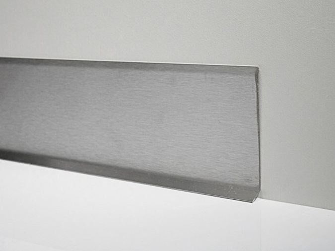 Klärende einfache 1.8m Edelstahl-Fussleiste-Metallbeschaffenheit, die Linie umsäumt
