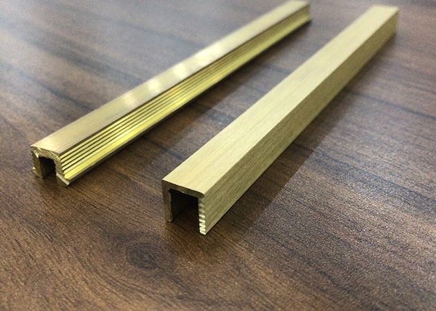 Messingrand-Ordnung für Keramikziegel-Dekoration der Fliesen-2.5m
