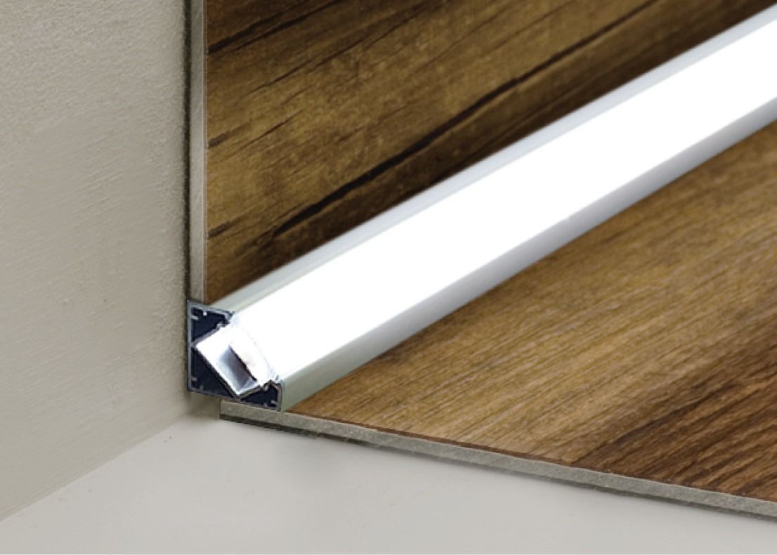 Aluminiumlegierungs-Profil geführte Fussleiste-Linie Aluminiumverdrängtes Eckprofil der hohen Qualität des Licht-LED