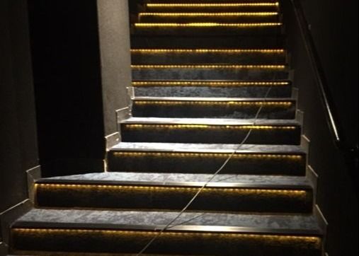 Aluminiumlegierungs-schaffen geführte Treppen-rutschfeste Streifen einen schönen optischen Effekt