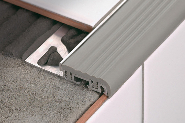 Haus-Treppe, die Antibeleg-Streifen-Aluminiumfliesen-Ordnung riecht