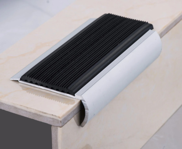 Kundengebundener Aluminiumfliesen-Ordnungs-Boden-Rand-Übergangs-Streifen